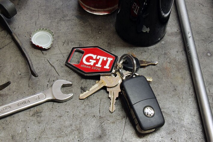 Volkswagen GTI Schlüsselanhänger mit Flaschenöffner rot