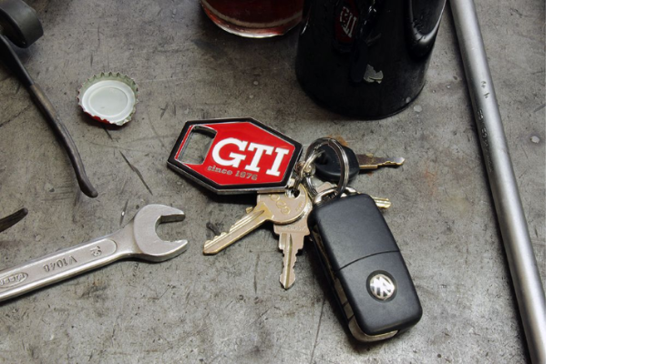 Volkswagen GTI Schlüsselanhänger mit Flaschenöffner rot