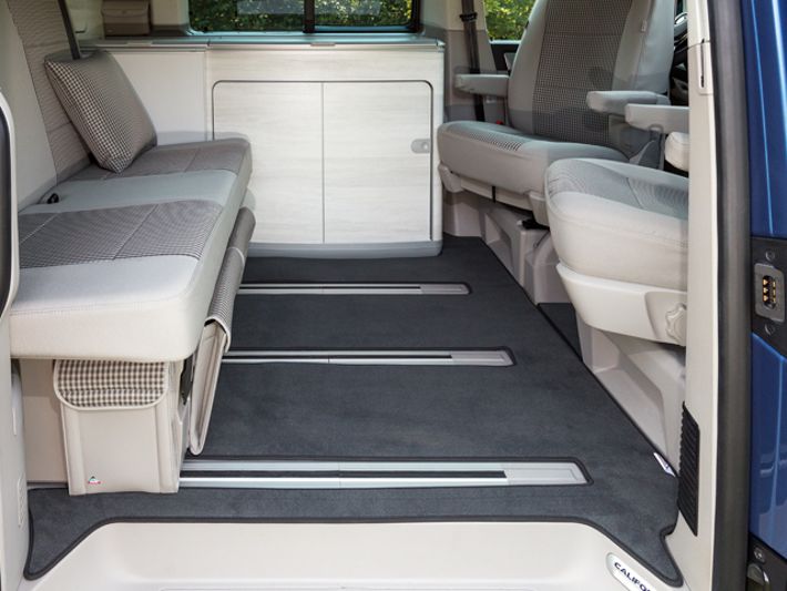 BRANDRUP® Veloursteppich für Fahrgastraum, 2 Bodenschienen für T5/T6 California