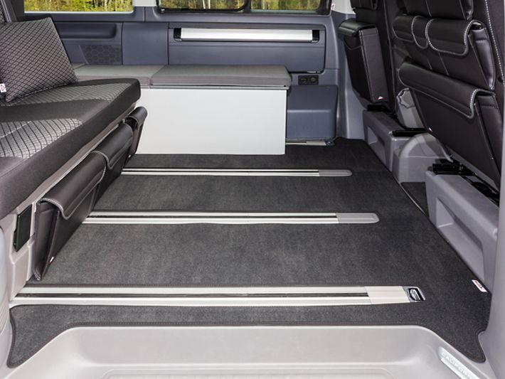 BRANDRUP® Veloursteppich für Fahrgastraum für T6.1 California Beach mit 2er-Bank