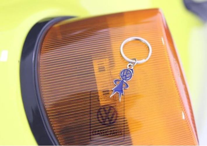 Volkswagen Classic Parts Schlüsselanhänger "VW Mädchen"