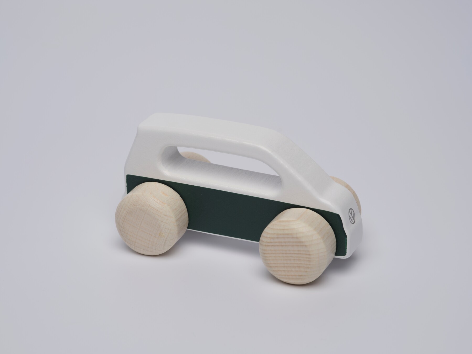 Volkswagen Spielzeugauto aus Holz, weiß/dunkelgrün