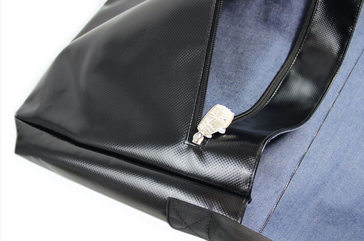 Volkswagen Bulli Schultertasche groß aus LKW-Plane