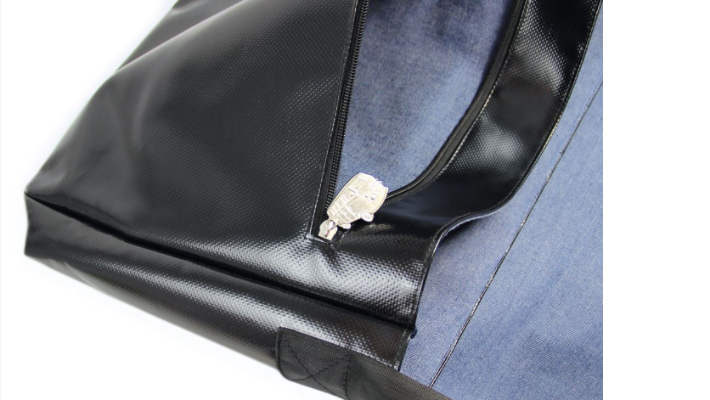 Volkswagen Bulli Schultertasche groß aus LKW-Plane