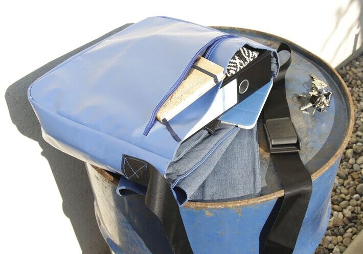 Volkswagen Käfer Schultertasche klein aus LKW-Plane