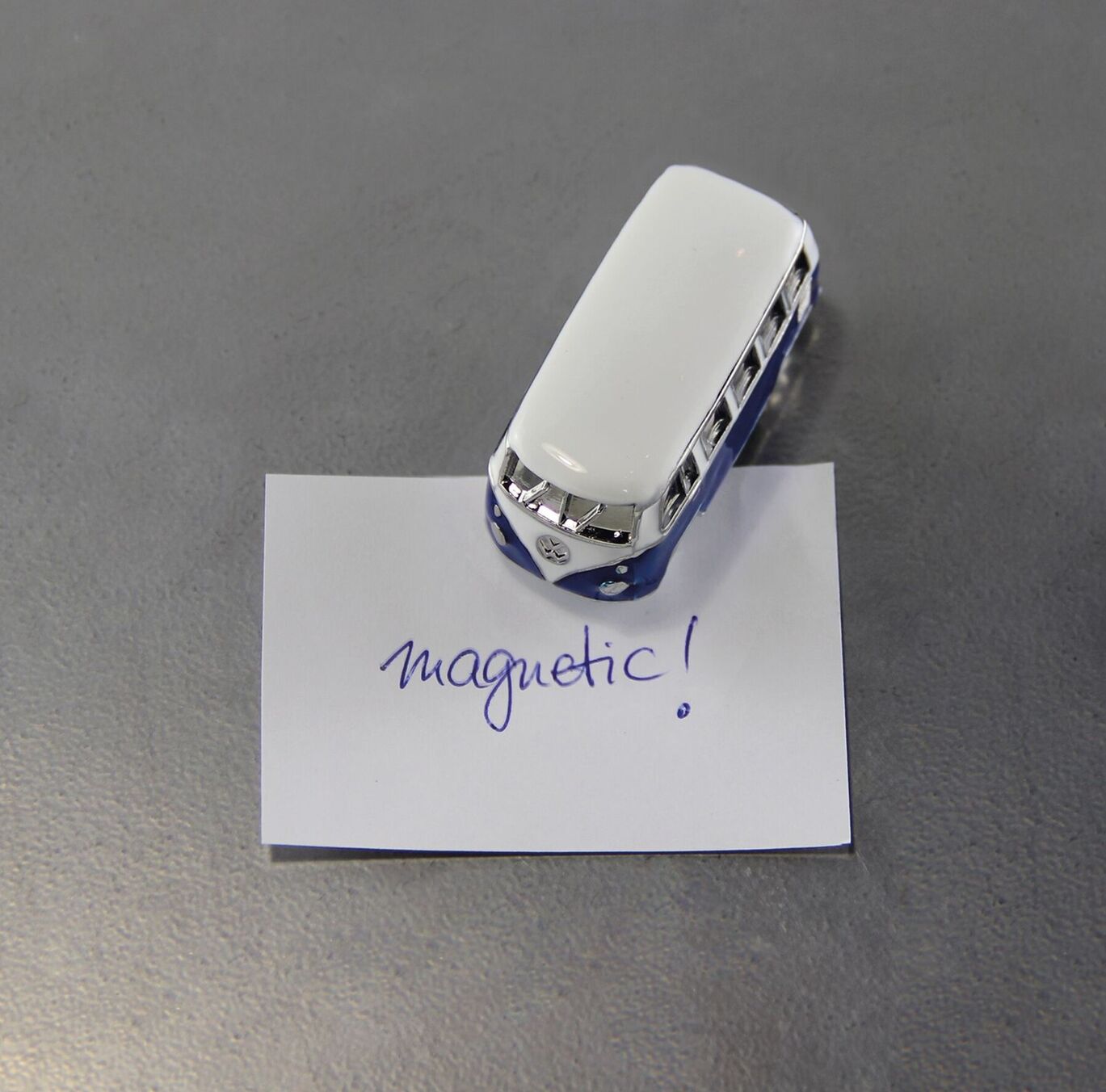 Volkswagen Bulli Mini Modell mit Magnet
